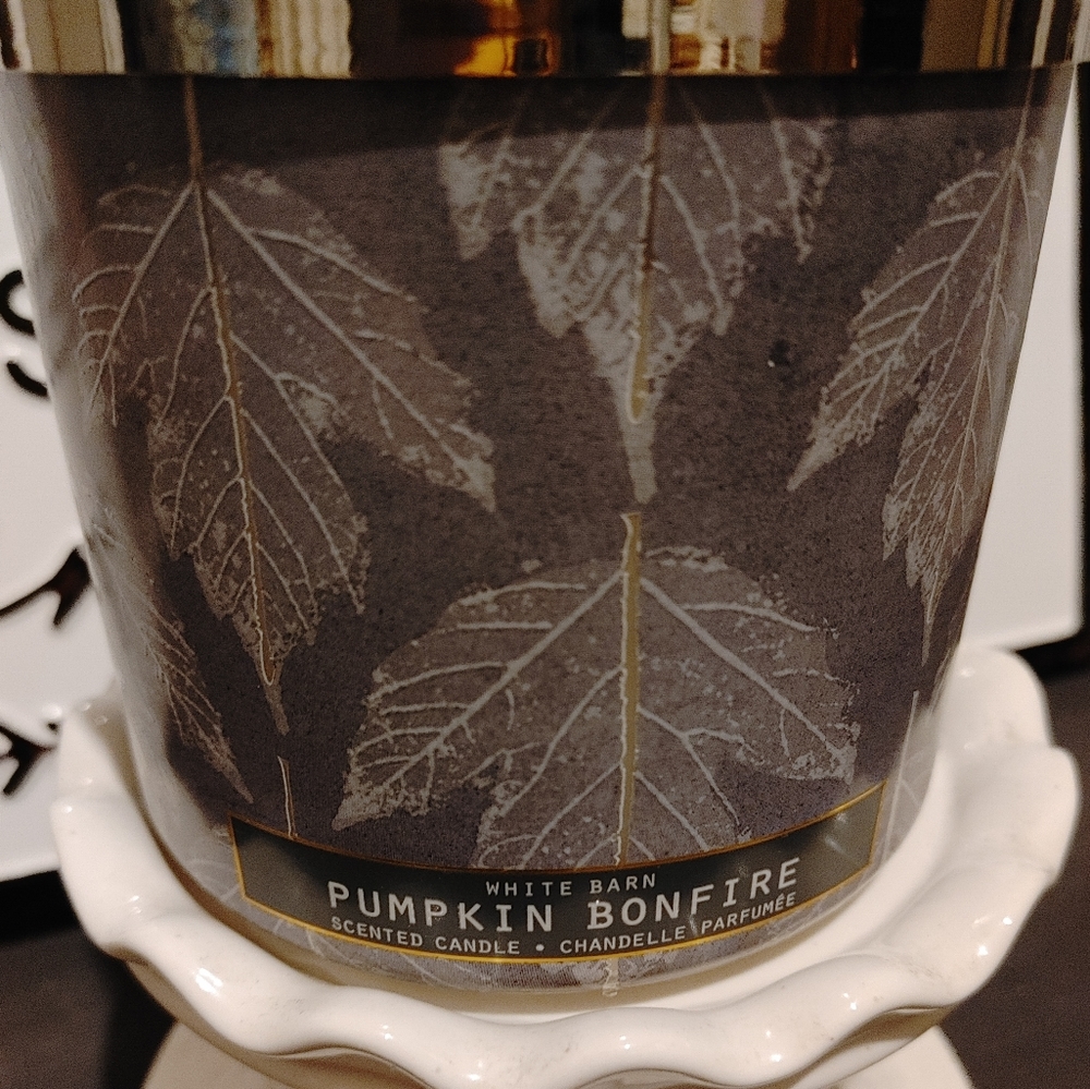 BATH & BODY WORKS 3 WICK CANDLE PUMPKIN BONFIRE/ BRAND NEW